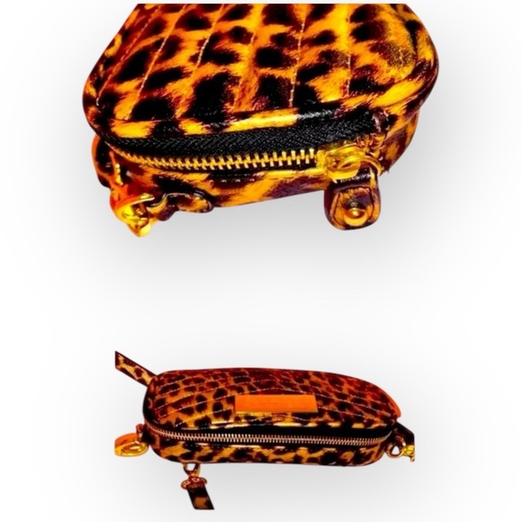 Steve Madden Cheetah Print Ladies Crossbody Bag w/ Adjustable & Removable Strap - Picture 4 of 7